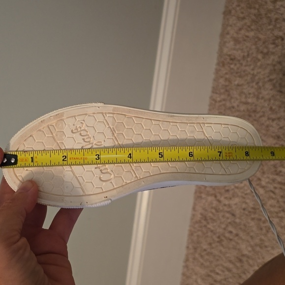 Cat & Jack NWT Girls Floral Canvas Sneakers Size 13 Toddler (Bin 1) - Picture 7 of 7